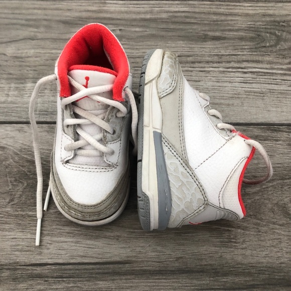 Jordan Kids Retro 3 Sneakers - Picture 2 of 6